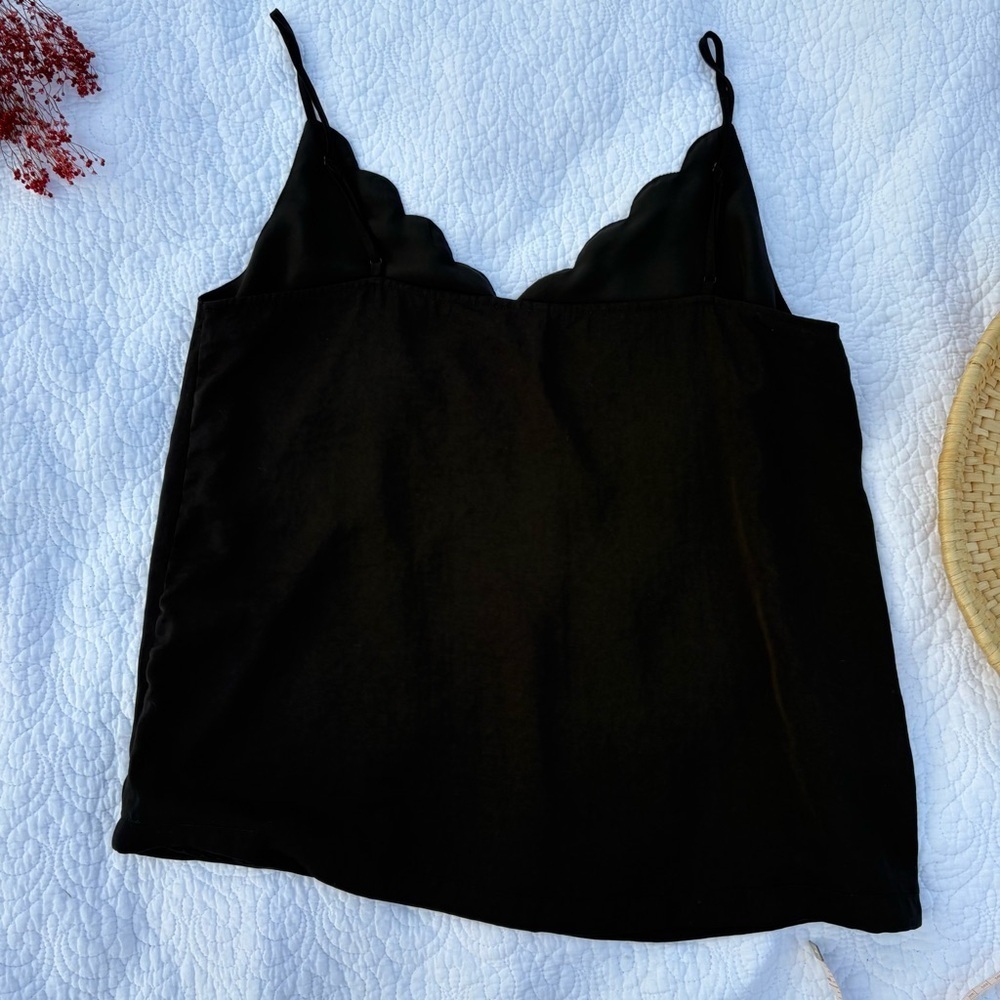 ❤️ ONLY Black Scallop Edge Cami Tank Top Size 40 (M/L) - Picture 3 of 12